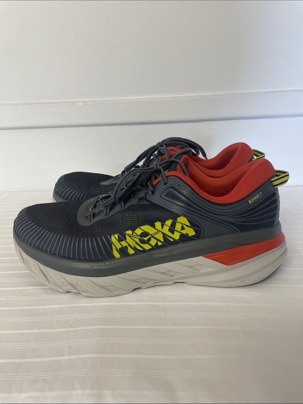 Hoka One One Bondi 7 running athletic sneakers men’s size 11 extra wide